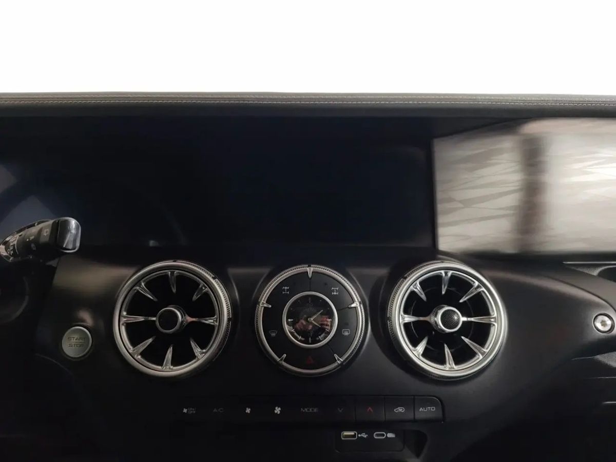 Фото автомобиля 12